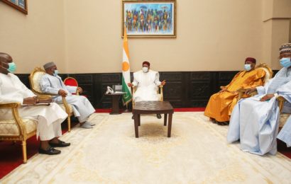 Le Président de la République, SEM Issoufou Mahamadou, s’est entretenu lundi, 25 mai 2020, avec le Président de la Commission de l’UEMOA, M. Abdallah Boureima.