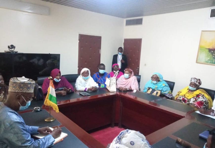 Le Ministre a reçu dans l’ après  midi du 25 Août, une délégation d’une association internationale de femmes regroupant 17 pays africains PDCRA International