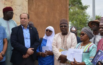 Visite de terrain  sur le site de  la ferme agricole commune Niger-Egypte (FACNE) de Tiaguiriré,une localité  située  à  une cinquantaine de kilomètres  de Niamey sur la route de Say.