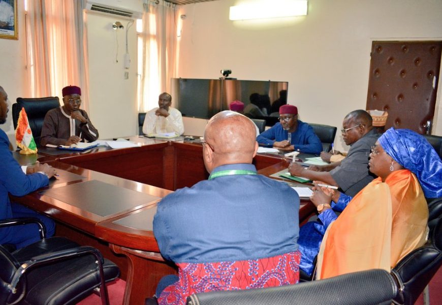 Rencontre du Ministre de l’Agriculture avec une mission de la Banque Mondiale pour le suivi de la mise en œuvre du  Programme de résilience des systèmes alimentaires en Afrique de l’Ouest (FSRP).