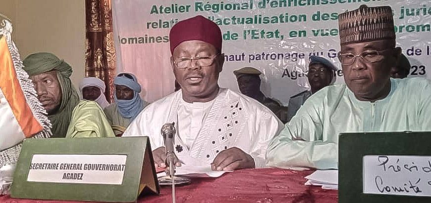 Lancement de l´Atelier Régional d’enrichissement des résultats de l´étude relative à l’actualisation des textes juridiques régissant les domaines publics de l’Etat en matière du foncier rural, en vue de la promotion des investissements par le Secrétaire Général du Gouvernorat de la région d’Agadez